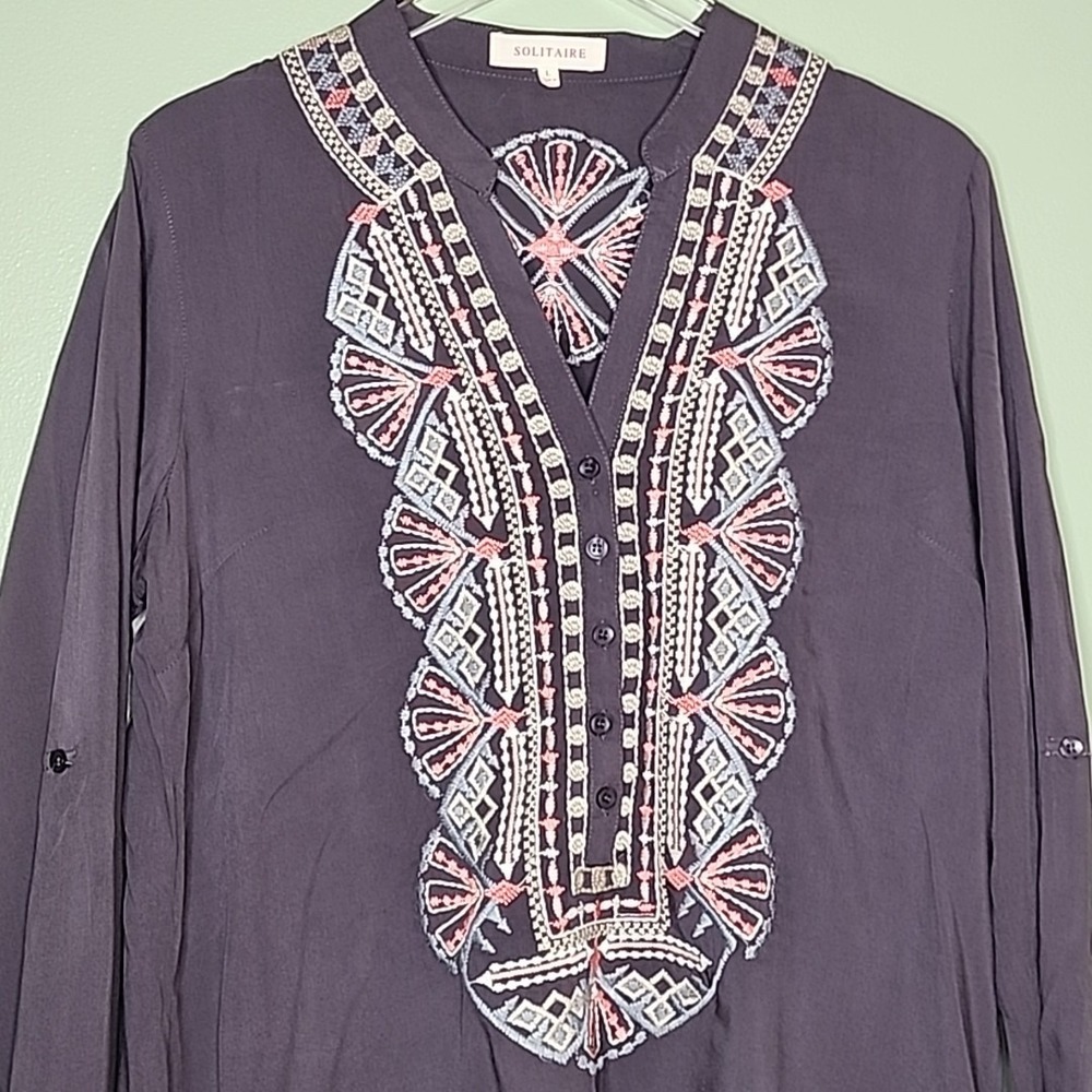 Solitaire Purple Embroidered Roll Tab Sleeve Rayon Tunic Top L 18-1668 - Picture 5 of 11